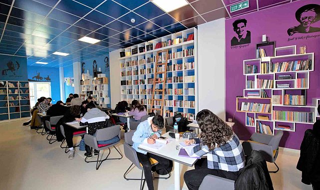 Efeler'de 18. Kitap Kafe açılıyor
