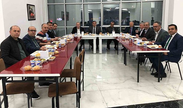 Eğitim camiası iftarda buluştu