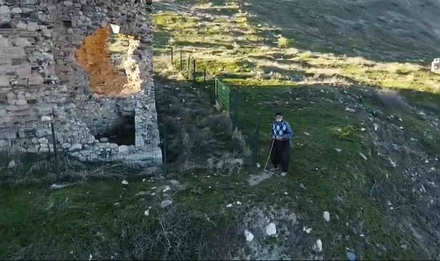Elazığ'da ilk defa dron gören vatandaşın tavırları tebessüm ettirdi