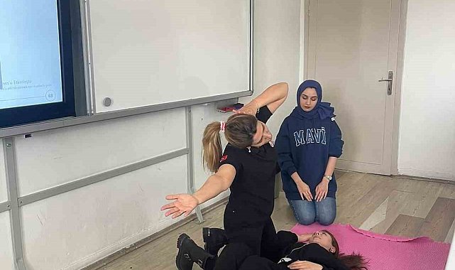 Elazığ'da ilk yardım eğitimleri sürüyor