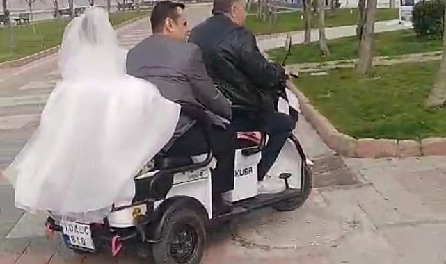 Elektrikli scooter gelin arabasına dönüştü