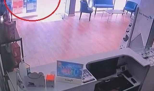 Elini gaz pedalında unuttu, dükkana daldı...