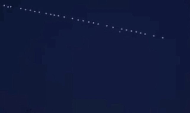 Elon Musk'ın Starlink uyduları Erciş semalarında görüldü