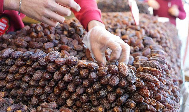 Eminönü'nde Ramazan alışverişi başladı