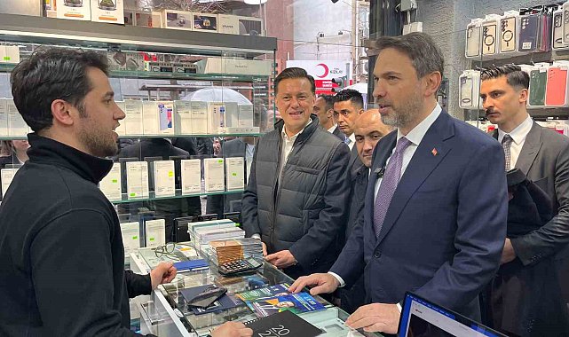 Enerji ve Tabii Kaynaklar Bakanı Alparslan Bayraktar esnafı ziyaret etti