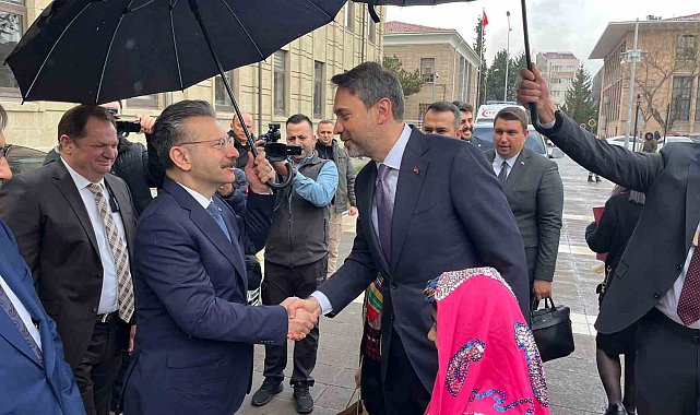 Enerji ve Tabii Kaynaklar Bakanı Bayraktar Eskişehir'de