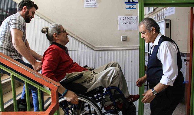 Engelliler ve yaşlılar oy kullanmakta zorlandı