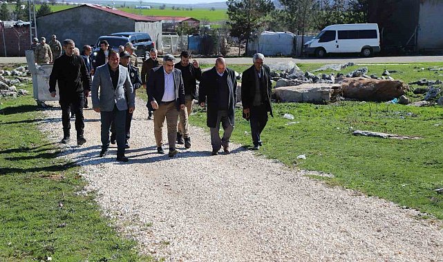 Ergani Kaymakamı Karaaslan, kırsal mahalleleri ziyaret edip talepleri dinledi