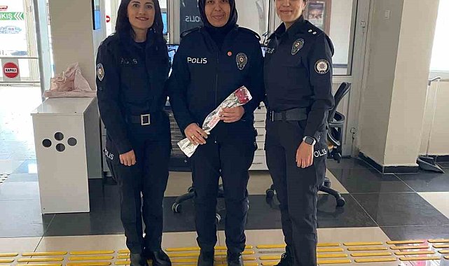 Ergani'de kadın polisler 8 Mart'ta unutulmadı