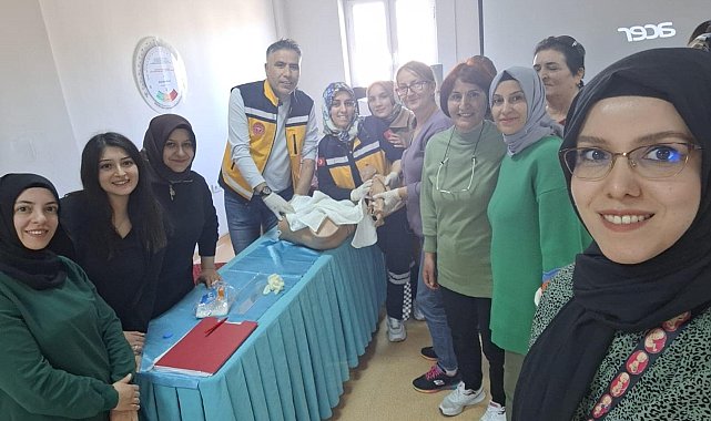 Erzincan'da sağlık çalışanlarına "Personel Destek Uyum Eğitimi" verildi