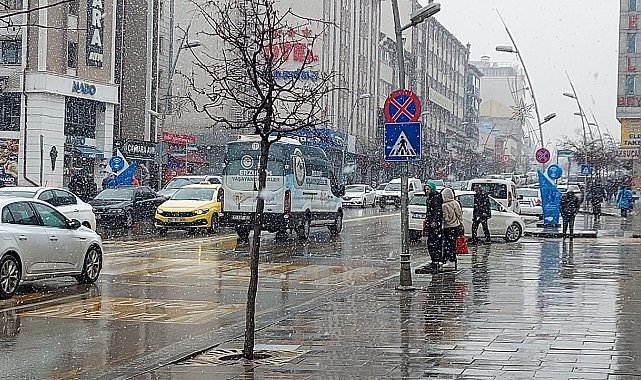 Erzurum'a kar yağışı sürprizi