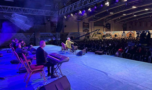 Esat Kabaklı Elazığlılarla buluştu