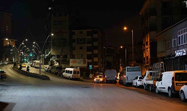 Esenler'de ilginç seçim kararı: Afiş, poster, parti bayrakları ve pankartlar kaldırıldı