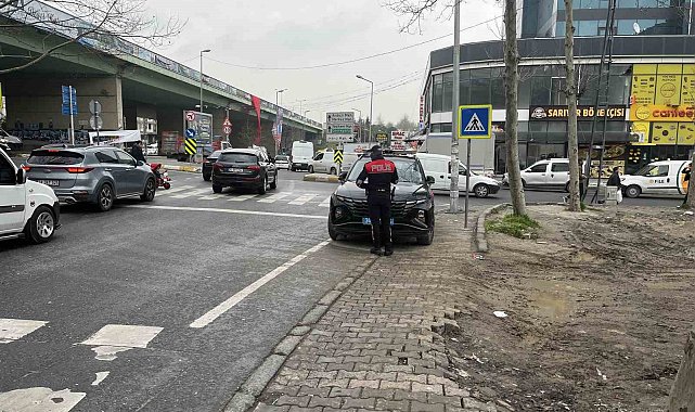 Esenyurt'ta film sahnelerini aratmayan polis ile şüpheli kovalamacası kamerada