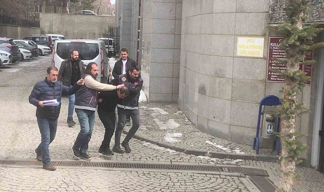 Eşini ve kızını bıçaklayarak öldüren öğretmen baba adliyeye sevk edildi