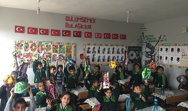Eskişehir'de toplanan oyuncaklar Van'daki miniklere yollandı