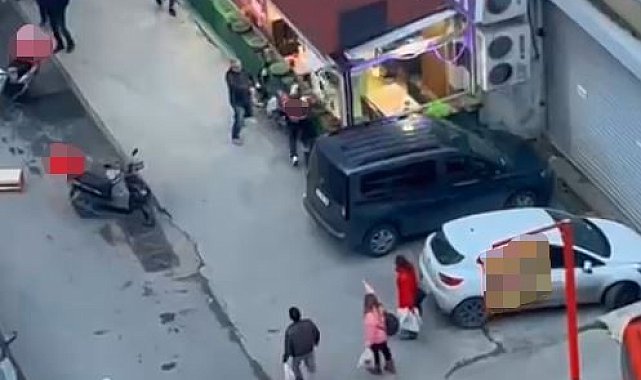 Esnaf ile motor kuryeler arasında "paketleme" kavgası kamerada