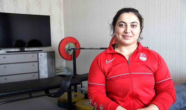 Evden çıkabilmeyi hayal ederken şimdi dünya şampiyonluğunu hedefliyor