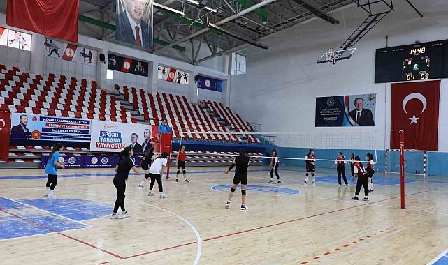 Evinin sultanları voleybol turnuvası heyecanı