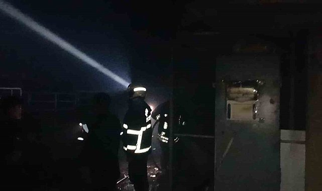 Fabrika yangını büyümeden döndürüldü