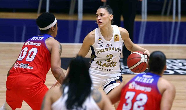 Fenerbahçe Kadın Basketbol Takımı, yarı final için parkede