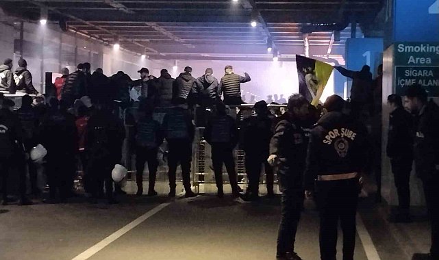 Fenerbahçe kafilesini taşıyan uçak Sabiha Gökçen Havalimanı'na indi