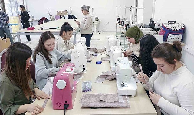 Ferizli MYO'da dikiş günleri atölye etkinliği yapıldı