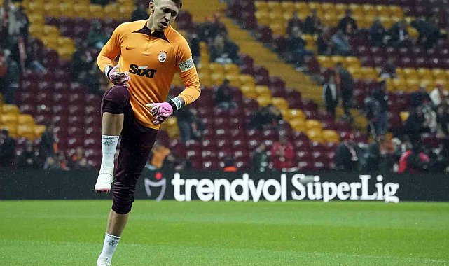 Fernando Muslera'dan Süper Lig'de 4. kez 'dalya'