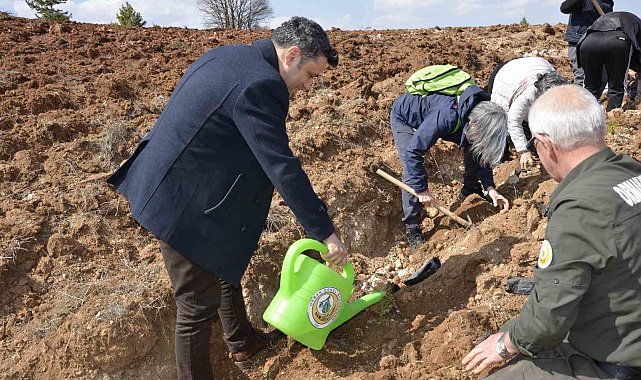Fidanlar gelecek nesillere yaşlıların hatırasını yaşatacak