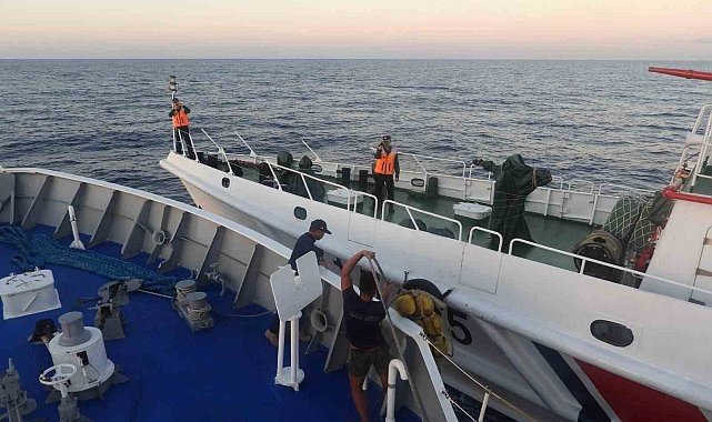 Filipinler ile Çin sahil güvenlik gemileri çarpıştı: 4 yaralı
