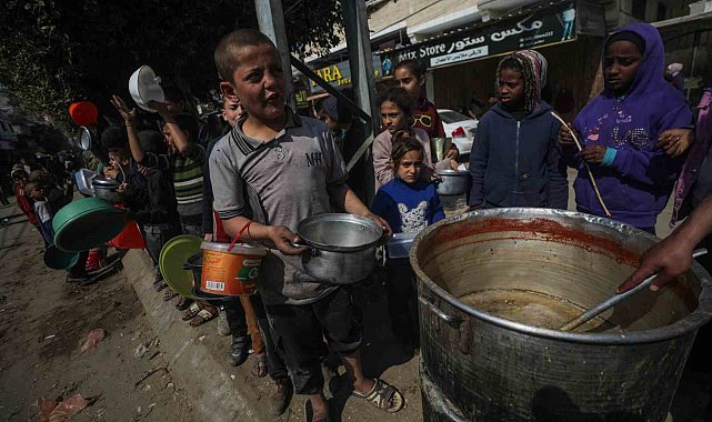 Gazze'de açlık ve susuzluktan hayatını kaybedenlerin sayısı 20'ye yükseldi