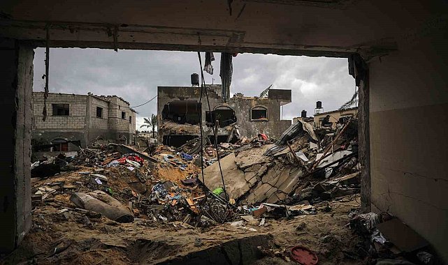 Gazze'de can kaybı 30 bin 878'e yükseldi