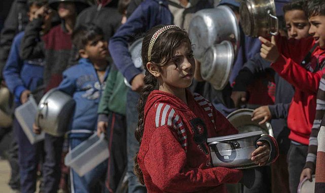 Gazze'de yetersiz beslenme nedeniyle ölen çocukların sayısı 16'ya yükseldi