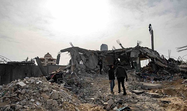 Gazze'ye havadan yardım faciaya dönüştü: 12 Filistinli boğuldu, 6 Filistinli ezildi