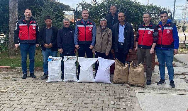 Gediz'de hibe destekli tohumlar çiftçilere dağıtıldı