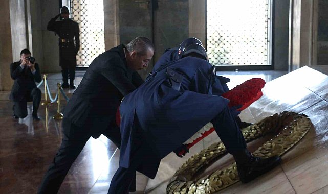 Gençlerbirliği Başkanı Sungur'dan, Anıtkabir'e ziyaret