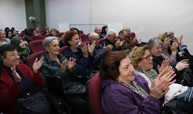 Gençlerin performansı çınarları geçmişe götürdü