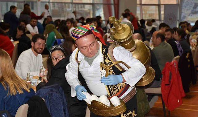 Gençlik Merkezinde genç sporculara iftar