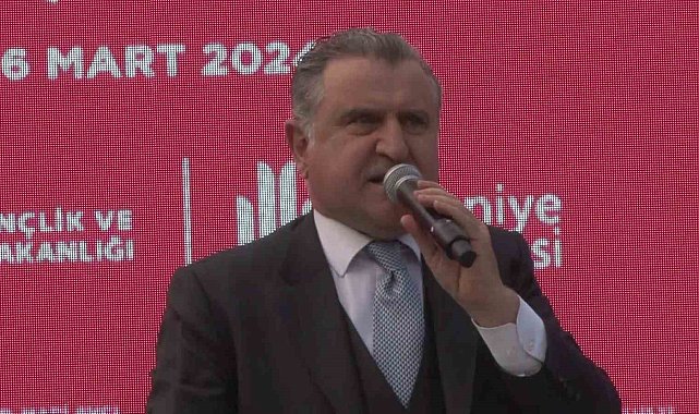 Gençlik ve Spor Bakanı Bak: "Biz başkaları gibi değiliz, tatilde gezmeyiz, tatil bilmeyiz"