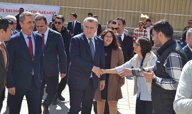 Gençlik ve Spor Bakanı Bak: "Fethiye'ye modern bir stat yapacağız"