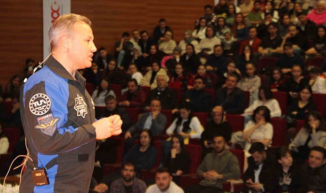 Gezeravcı: "Zor imkanlarla geleceğe yatırım yapan devletimize minnettarım"