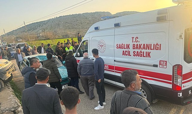 Hafif ticari araç ile otomobil çarpıştı: 1 yaralı