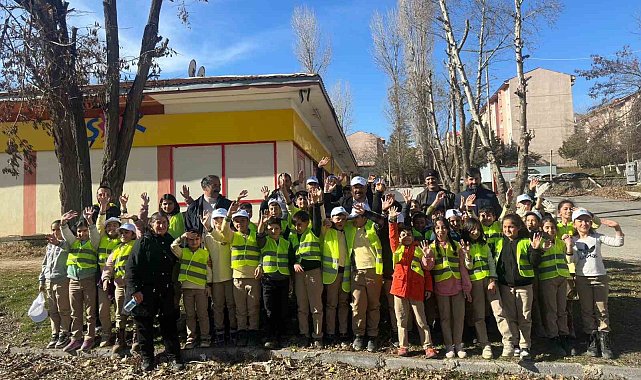 Hakkari'de çevre temizliği kampanyası başlatıldı