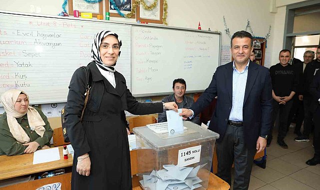 Halit Doğan, ailesi ile birlikte oyunu kullandı