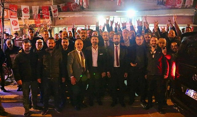 Hamid Yüzügüllü, Esentepe'de kıraathane ziyareti gerçekleştirdi