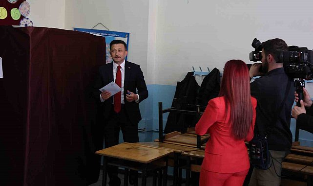 Hamza Dağ, oy kullandığı sandıktan birinci çıktı