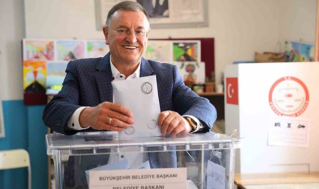 Hatay Büyükşehir Belediye Başkanı Savaş oyunu kullandı