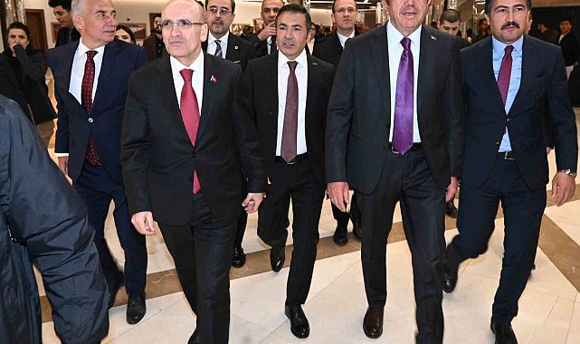 Hazine ve Maliye Bakanı Mehmet Şimşek Denizli iş dünyasıyla bir araya geldi