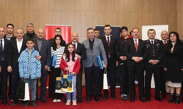 Hikaye yazma yarışmasında ödüller sahiplerini buldu