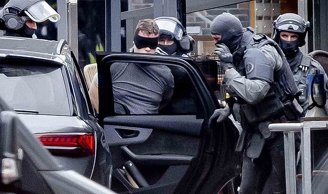 Hollanda'da kafede tutulan tüm rehineler serbest bırakıldı